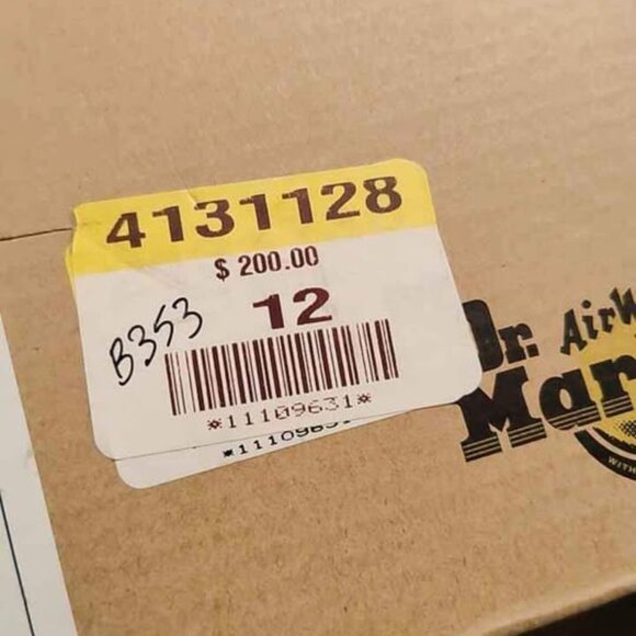 BLACK, not brownish as my phone makes it on pictures. Excellent condition, just - Picture 2 of 9